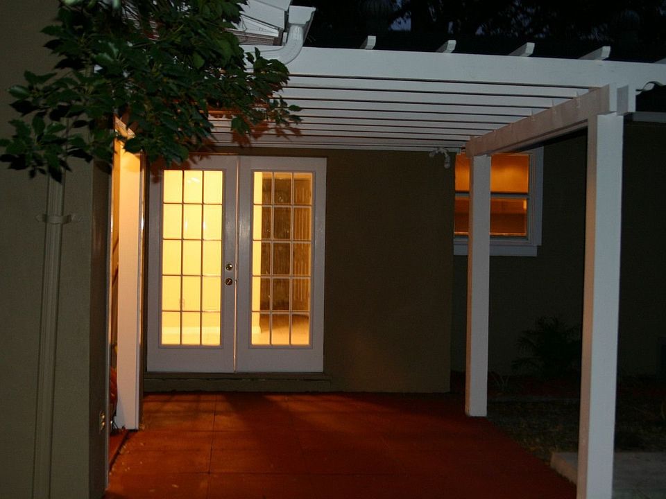 1st image of 1001 N Forest Ave