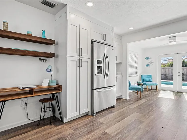 2572 Jefferson Cir — Photo 20