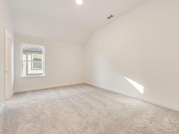 3rd image of 2992 Cedar Bluff Dr