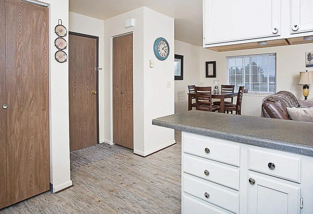 2 bed, 964 sqft, $1,195 — Photo 4
