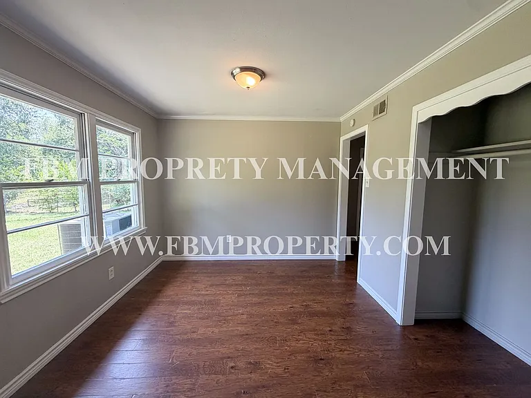 3015 Winfield Dr — Photo 6