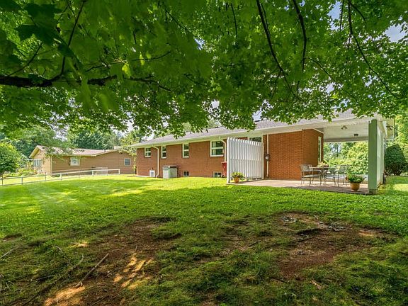 5th image of 1106 Woodmont Dr