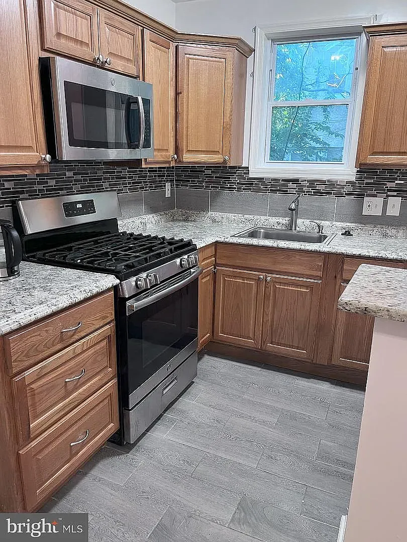2 bed, 950 sqft, $1,400 — Photo 1