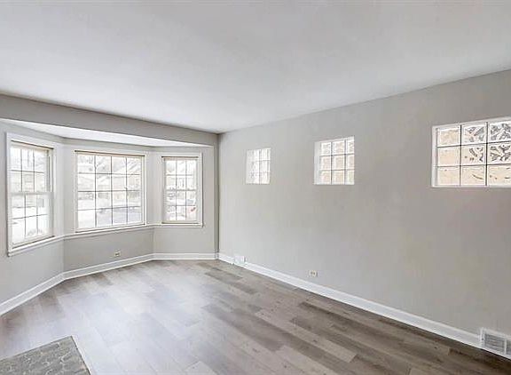 4th image of 3223 N Opal Ave