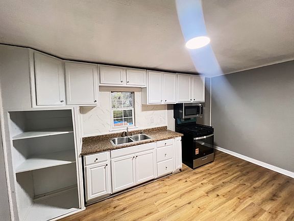3rd image of 4300 W 17th St