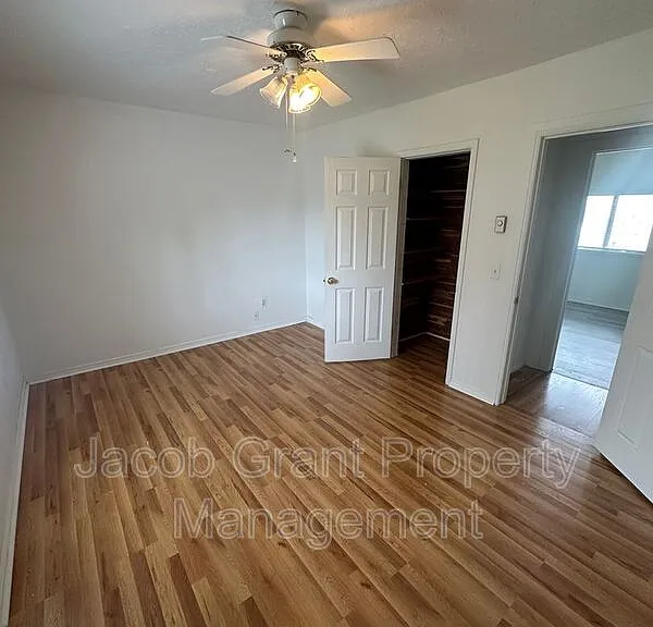 4590 N 15 E — Photo 8
