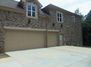 100 Scarbrush Ct, Stockbridge, GA 30281