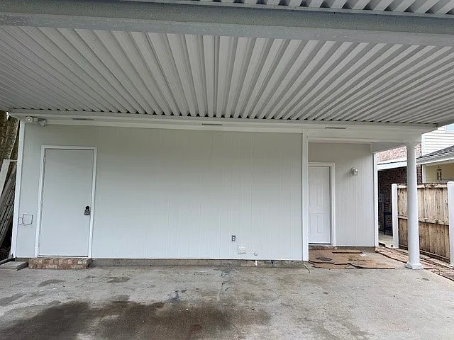 Building Photo - 1302 Carriage Light Loop