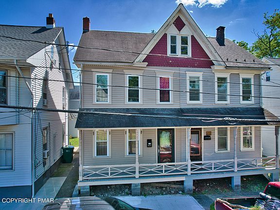 2nd image of 913 Sarah St