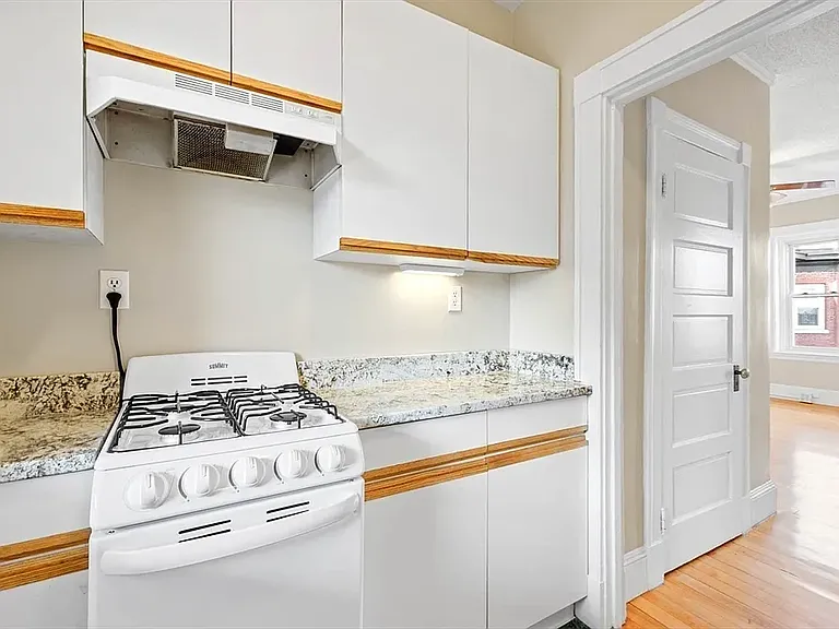 15 Lynde St #26 — Photo 7