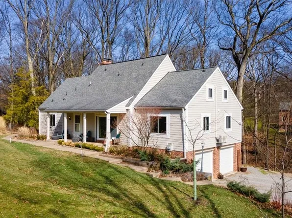 12 Woodbrook Dr, Pittsburgh, PA 15215