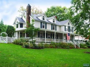 76 Highview Ave, Park Ridge, NJ 07656