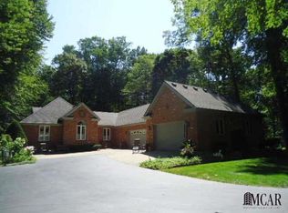 8560 Jackman Rd, Temperance, MI 48182