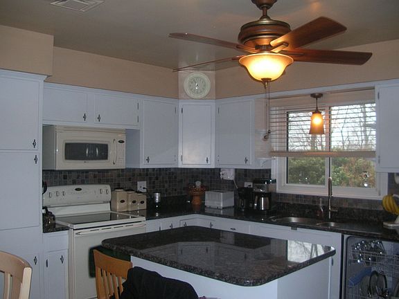 Granite countertops in kitchen