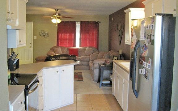 4th image of 8104 Temple Ave