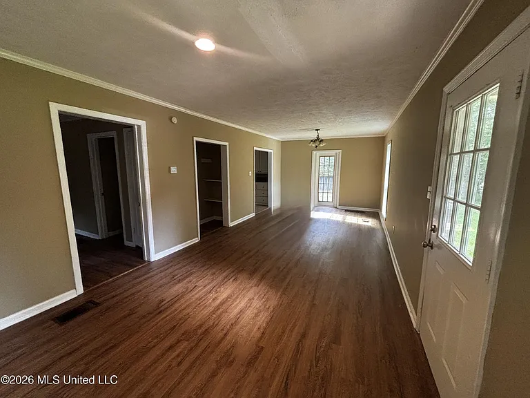811 S College St — Photo 5