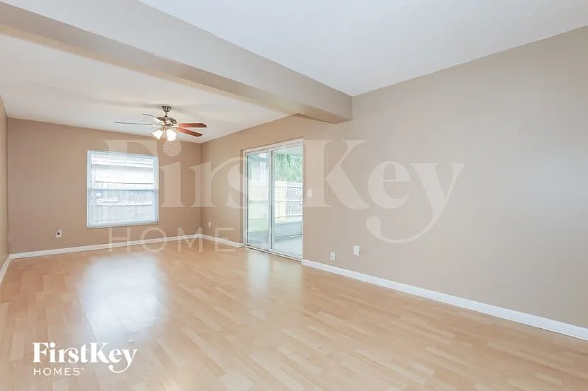 4 bed, 2.0 bath, 1595 sqft, $2,830 — Photo 3
