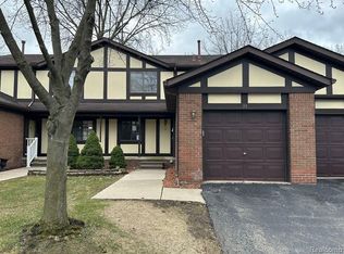 33 Parkplace Central, Allen Park, MI 48101