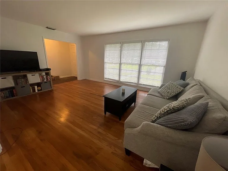 2760 Brevard Dr — Photo 10