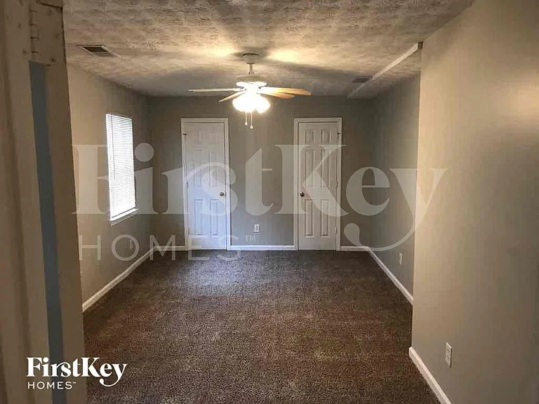 4455 Westminster Dr — Photo 10