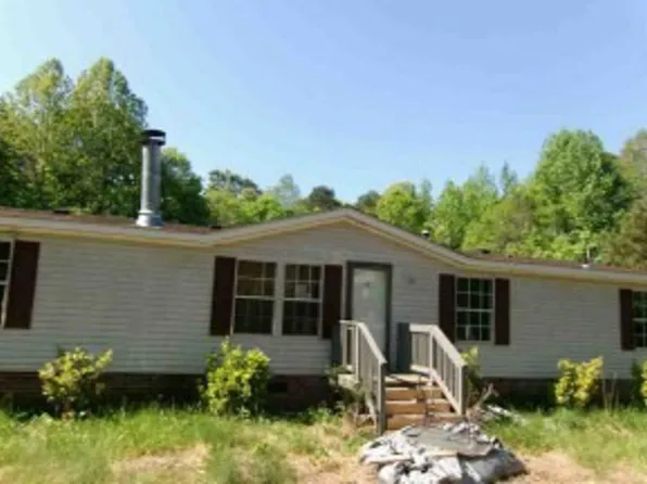 390 Union Woods Dr, Brodnax, VA 23920