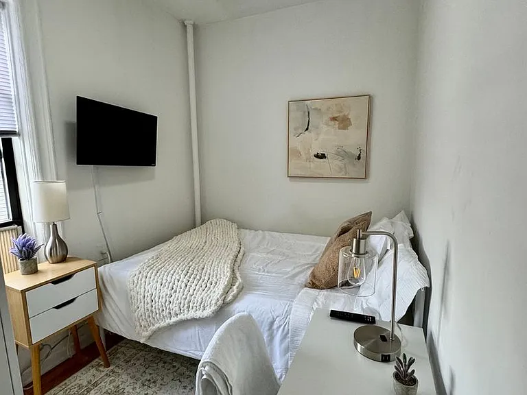 2403 Cambreleng Ave — Photo 37