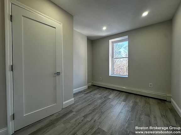 4th image of 92 Hammond St APT 4