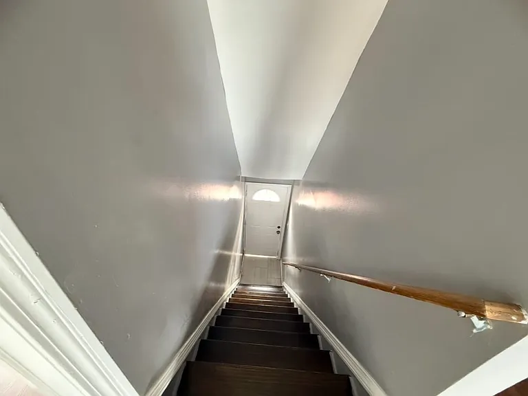 26 Clarence St #2 — Photo 13