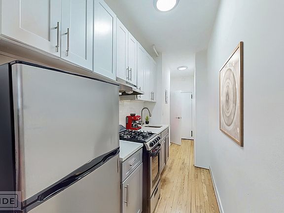 3rd image of 121 E 97th St APT 42