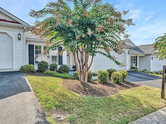 2nd image of 3102 Winterberry Sq
