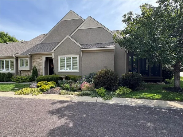 7842 W 156th Pl, Overland Park, KS 66223