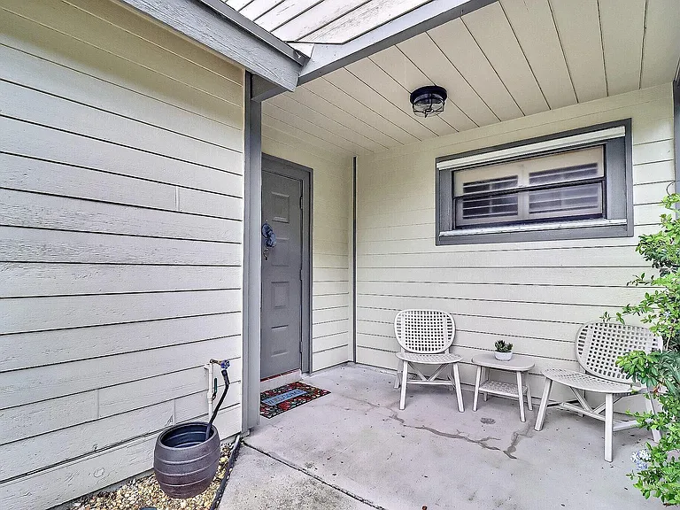2514 Bedford Mews Dr — Photo 3