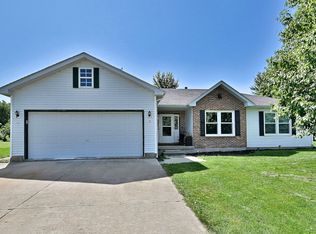 506 E Rennesoy Dr, Newark, IL 60541