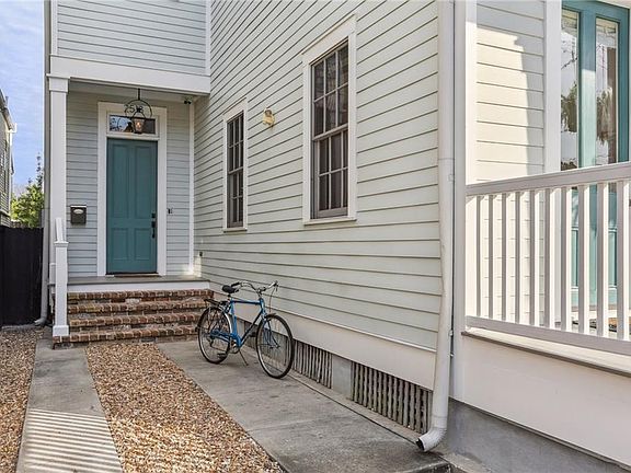 3rd image of 2513 Carondelet St