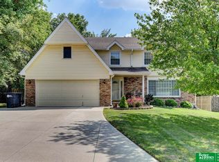 14915 Martha Cir, Omaha, NE 68144