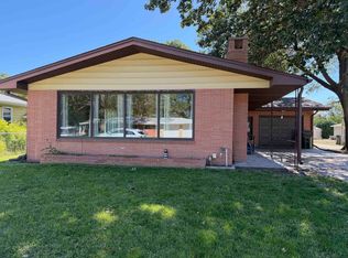 634 E Hawthorne St, Minden, NE 68959