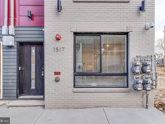3rd image of 1521 N Stillman St #4