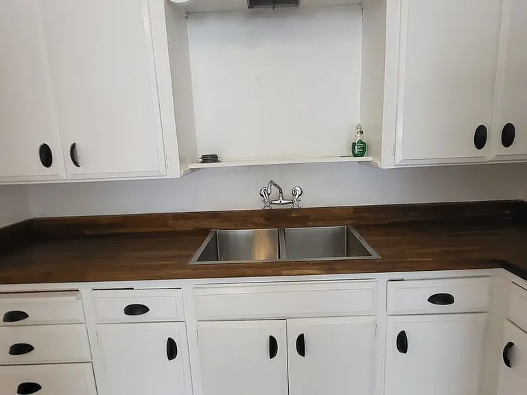 555 W Whittier Ave — Photo 7