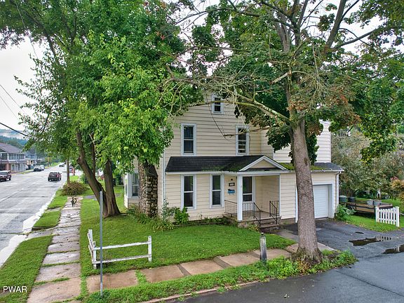 3rd image of 211 Avenue L