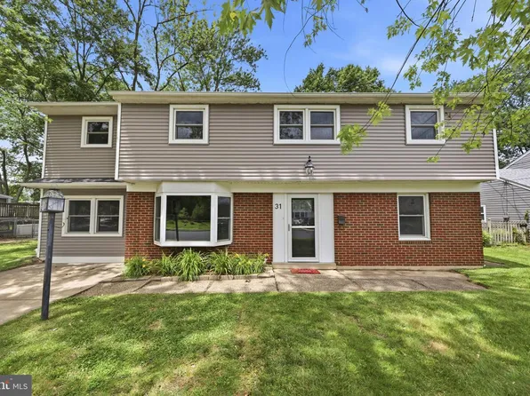 31 Heritage Rd, Marlton, NJ 08053