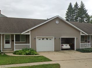 103 W Hitt St #105, Mount Morris, IL 61054
