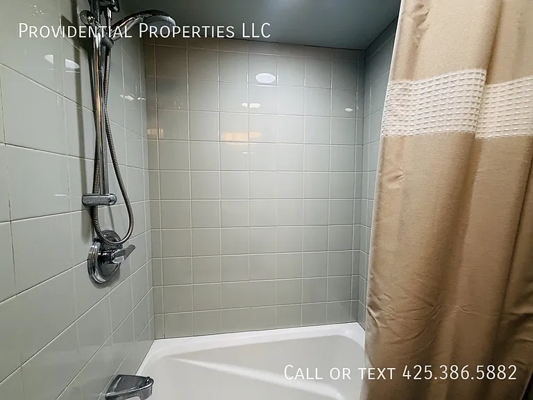 2113 N 37th St #1 — Photo 17