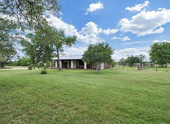 3rd image of 220 Barton Creek Dr