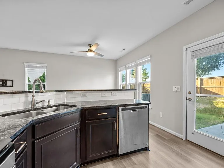 1049 Laceflower Dr — Photo 12