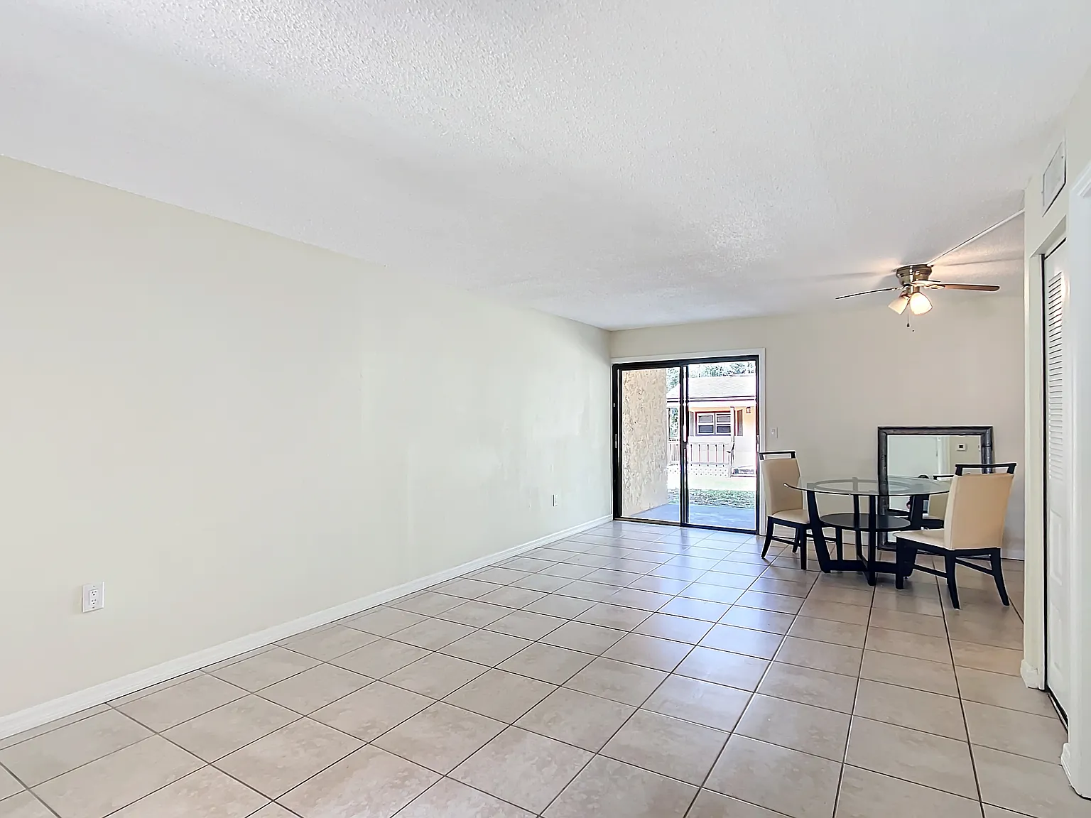 1 bed, 800 sqft, $1,085 — Photo 4