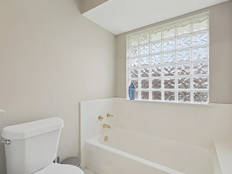 812 Green Brook Dr — Photo 25