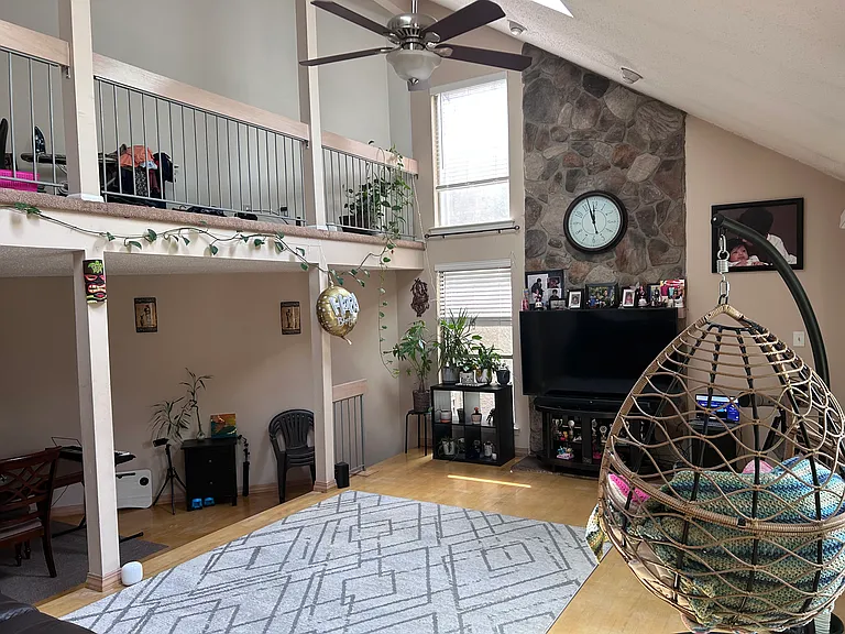 46 Denise Dr — Photo 3