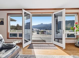 18019 Mariposa Ln, Mount Vernon, WA 98274