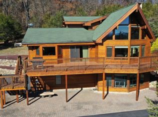 8 Highlands Ln, Hardwick, NJ