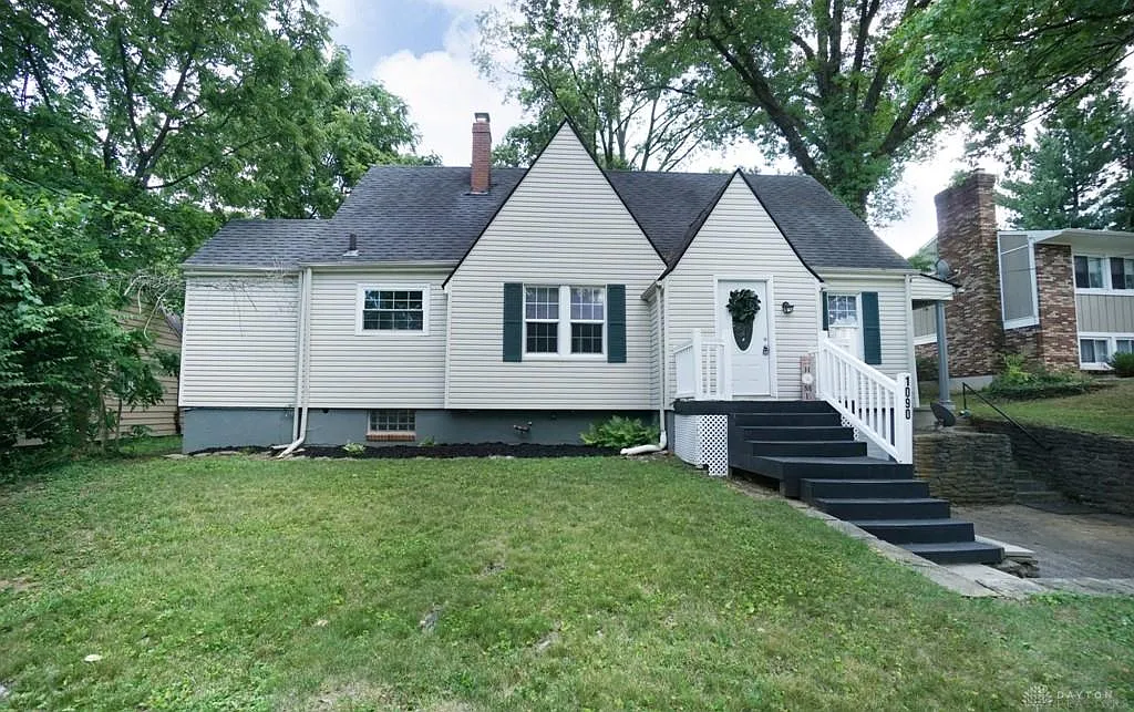 4 bed, 2.0 bath, 1856 sqft, $1,995 — Photo 1
